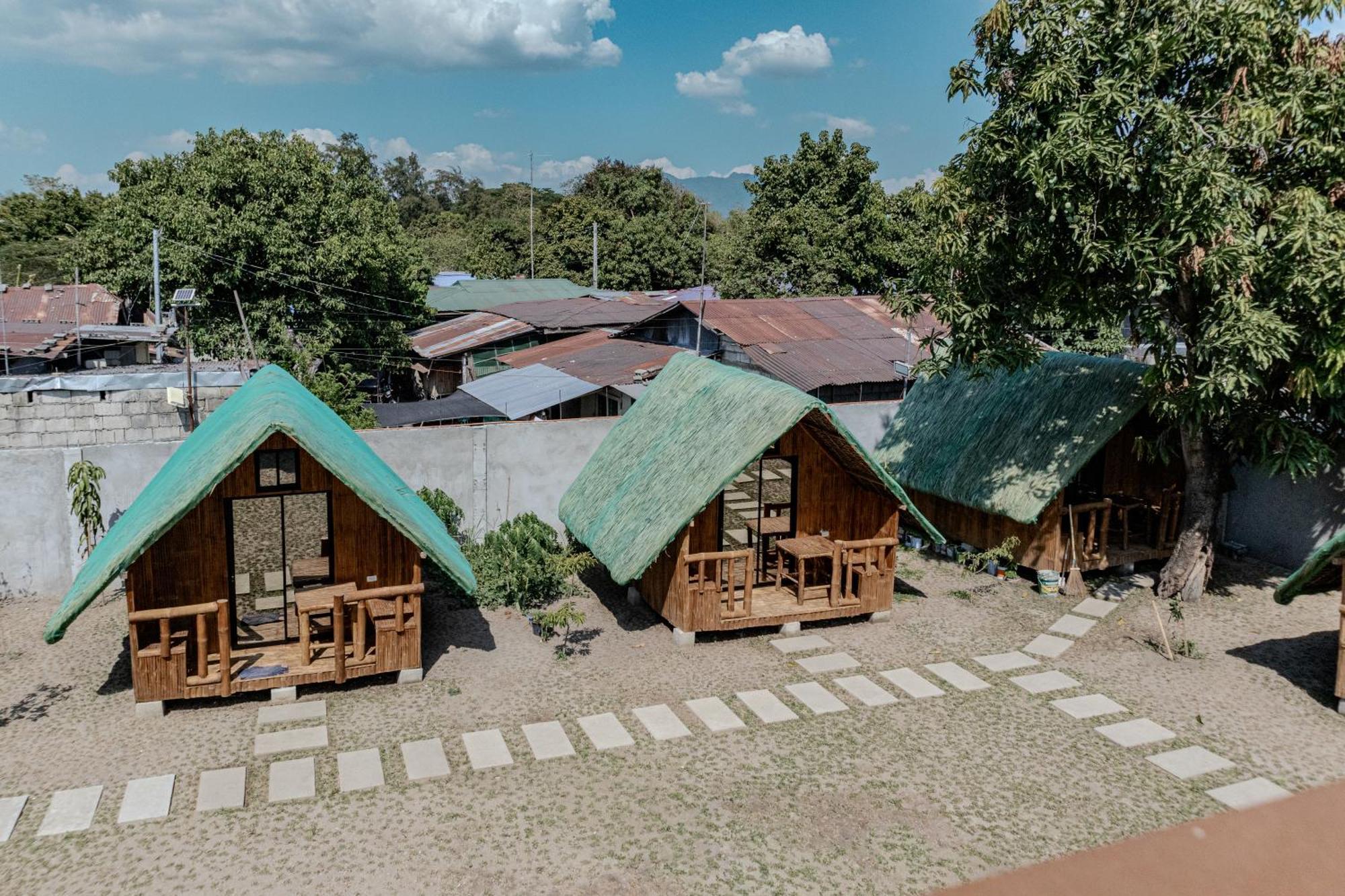 A Poolside Cafe Resort Magalang Ngoại thất bức ảnh
