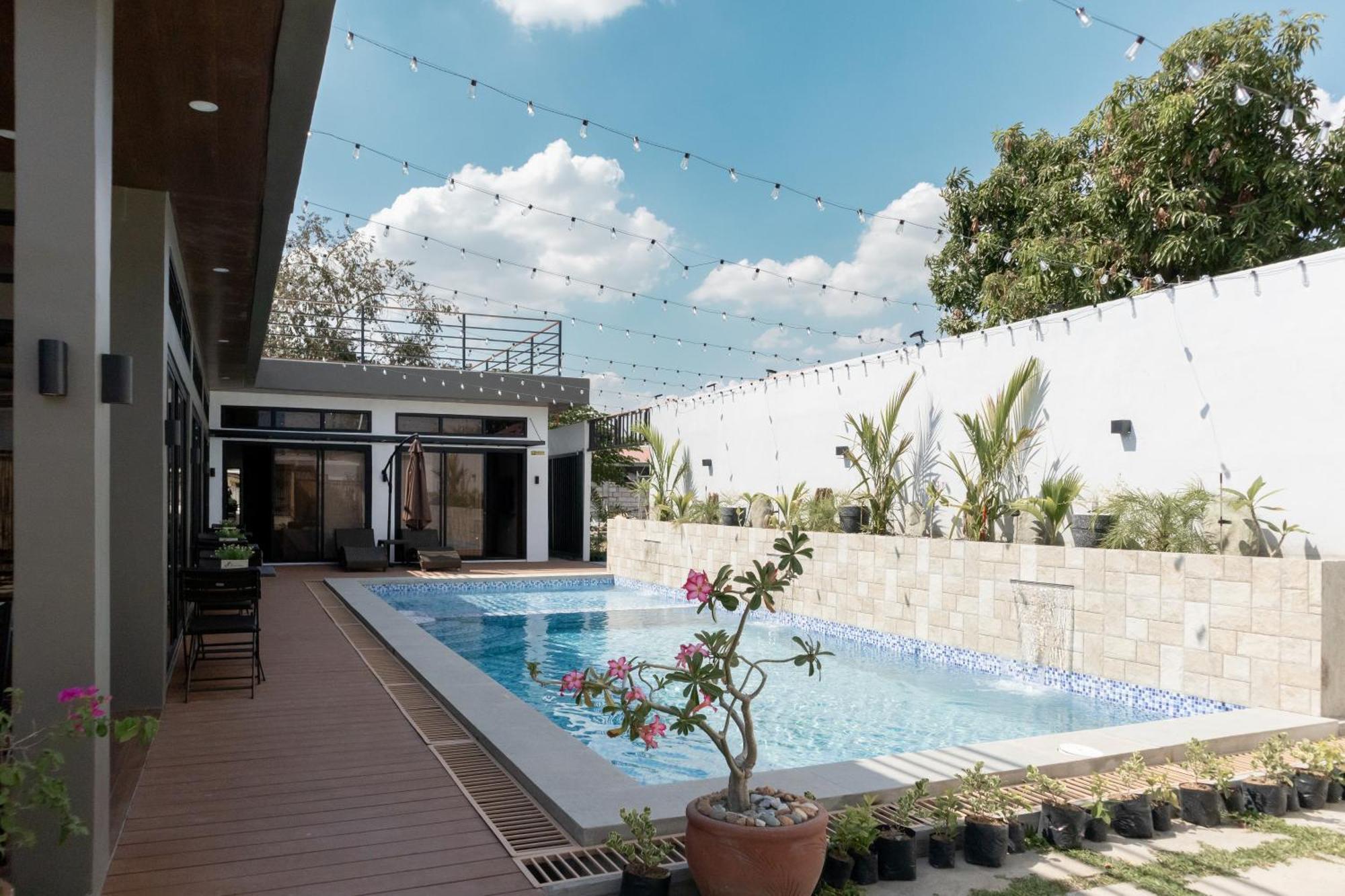 A Poolside Cafe Resort Magalang Ngoại thất bức ảnh